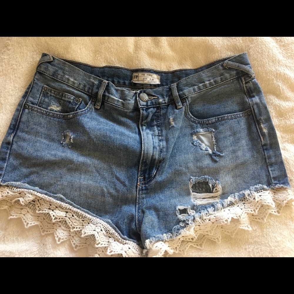 💛💛 4/$25 Free People distressed girly girl shorts 💙30
